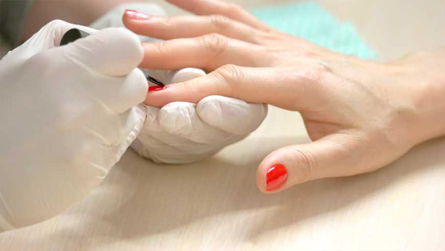 آرایشگر ناخن  ماهر (ناخن کار)